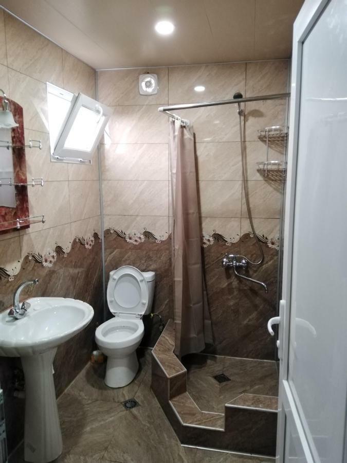 Elco Hotel Zugdidi Kültér fotó