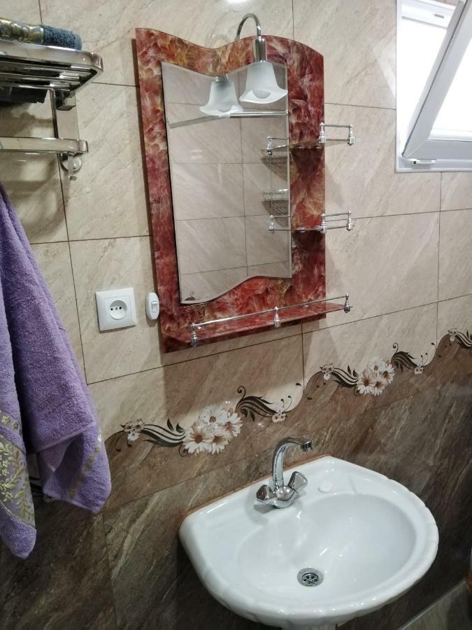 Elco Hotel Zugdidi Kültér fotó